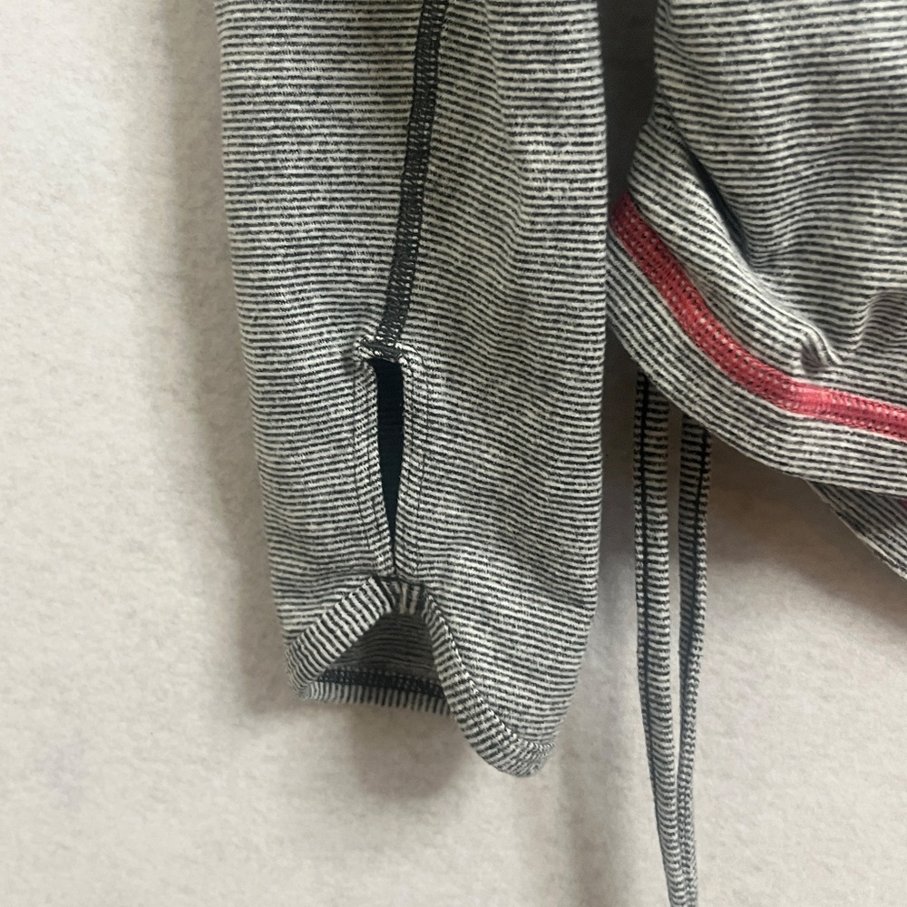 Lucy Tech Gray Striped Ruched Workout Top Large - Picture 7 of 9